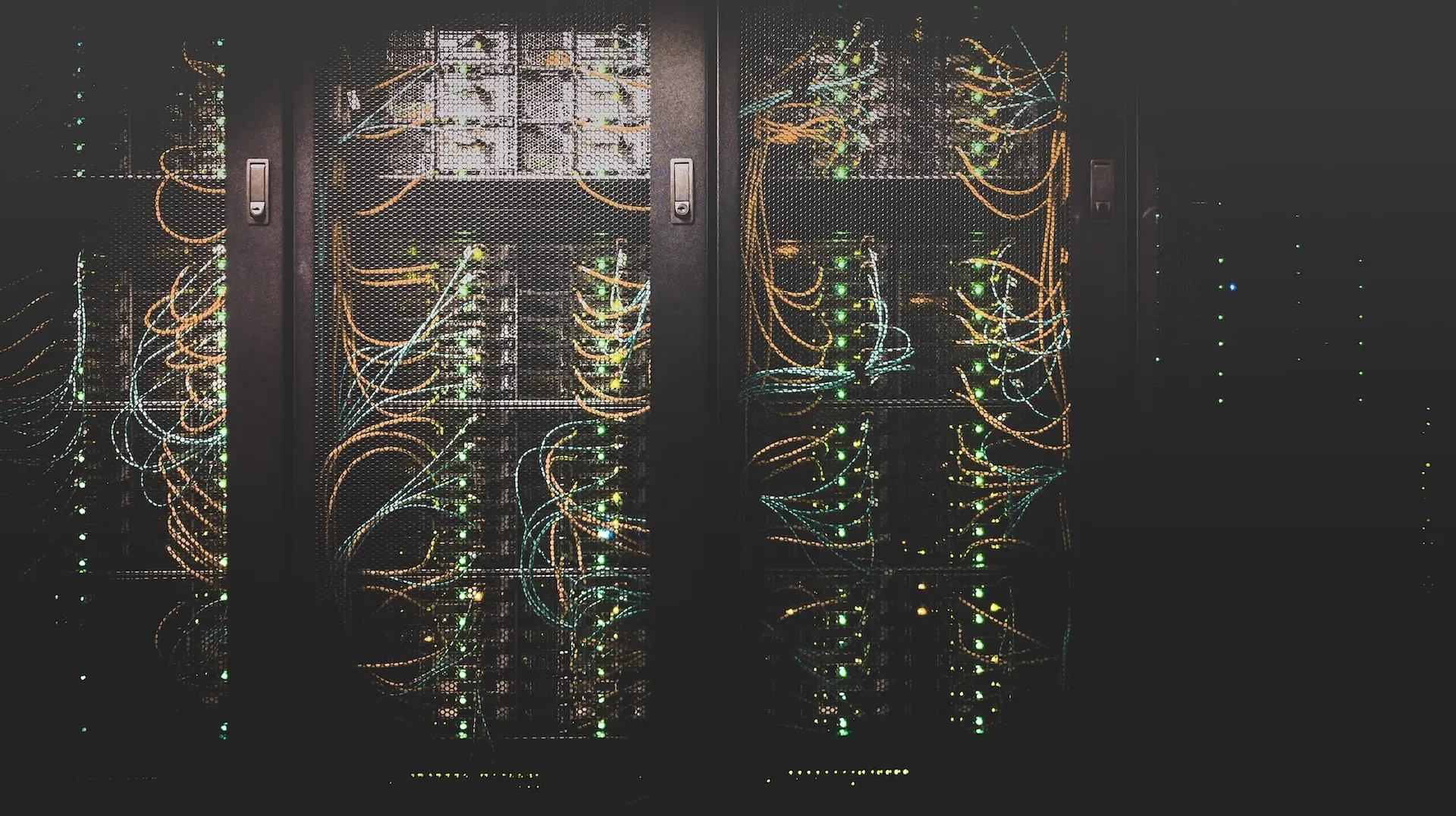 The Comprehensive Guide to Hybrid Cloud Strategy